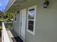 Ocean Breeze Inn Hotels in Keaau