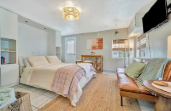 Corner Balcony Suite across from beach & htd pool