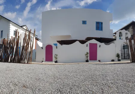 Ipoh Santorini Hideaway, Hotel Inspired