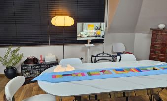 30 pyeong  # 3 minutes from Chungmuro Station # Near Myeong-dong # Luggage storage service
