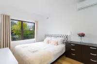 Belmore Brand new renovated 3Br house|AC & Parking