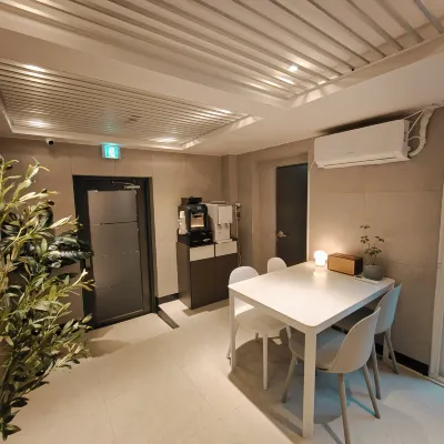 Unit J Hostel Jong-gak Các khách sạn gần Phòng trưng bày nghệ thuật Kukje Gallery