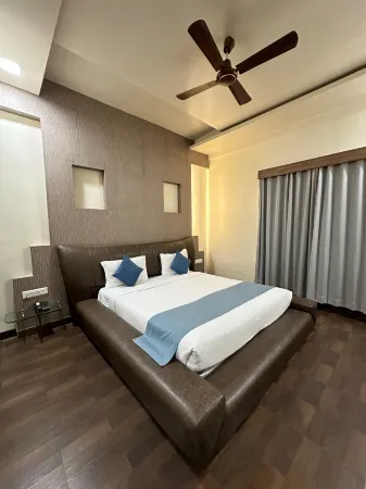 Sai Miracle Hotel Отели рядом с достопримечательностью «Shree Saibaba Sansthan Trust, Shirdi»