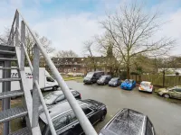 HanseStay Wandsbek Hotels near Dulsberg