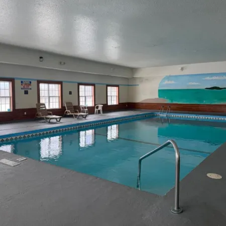 Iron Mountain Inn & Suites MI US 2