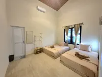 Yustien Homestay Bangunjiwo 4 Beds - Entire House