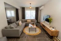 Sunshine Apartment by HolidayKeys