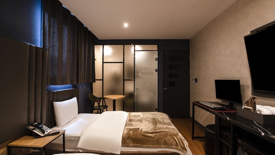 Triple 8 Hotel