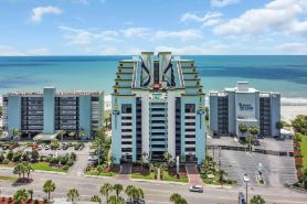 All New Seafront Condo with Lazy River