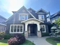 Luxury 2BR Retreat in Kerrisdale | Near DT & YVR - Bed & Breakfasts
