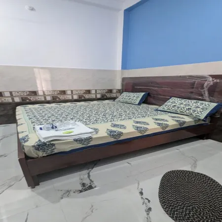 Via Shree Siya Raman - 500m from Shri Ram Janam Bhumi