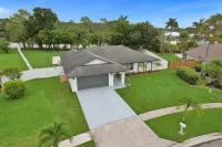 Villa Royale 4 BR Home w/ Pool and Hot Tub Hotels near Belvedere Baptist Church