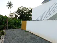 Tropical Suites - Airport Transit Residence - 2 ดาว