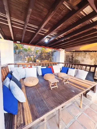 Vida Pacifica Resort & Hotel by RedDoorz Отели рядом с достопримечательностью «Aiyanar Beach and Dive Resort»