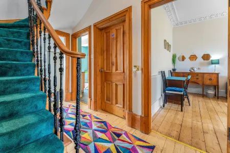 DUPLEX - 5 Bed Rooms, Amazing Views, Fully Equipped, Free Parking