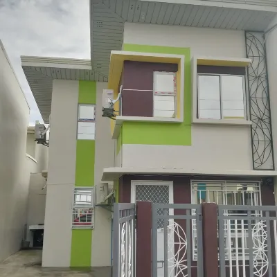 Sunny Nook Guesthouse Hotels near CLARK GLOBAL CITY Sign