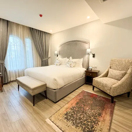 Chirani Signature Hotel Отели рядом с достопримечательностью «Торговый центр Centaurus»