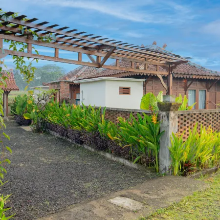 Villa Uma Sawan by QuStay