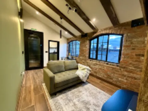 Unique Japandi Loft in Jewellery Quarter Bham