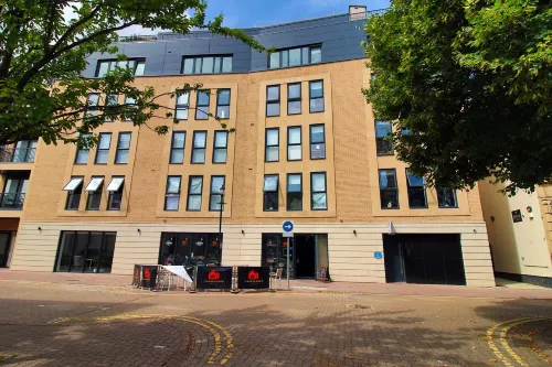 Stylish 2BR Apartment in the Heart of Cardiff Bay