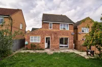 Large Group and Family 10 beds house فنادق في 