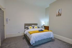 Elevate suites Darlington Fast WIFI close to city centre
