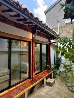 HausDa SuChon Private Yard Hanok 2BR 3BED SofaBed 8Table 5Guest Hotels in Seochon