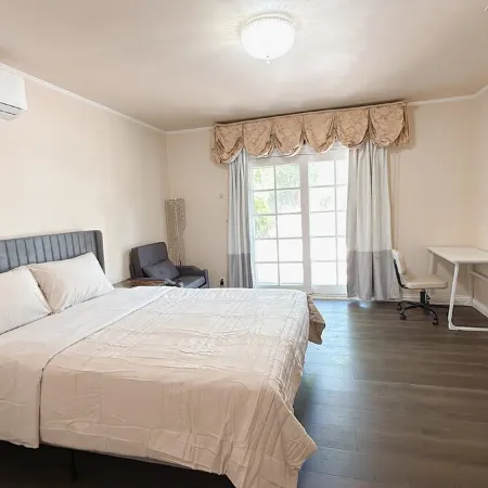Master room w/ Pool big yard one parking