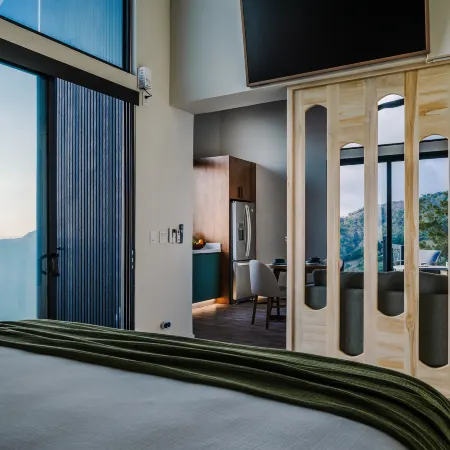 Lakay Monteverde with Heated Pool, Golf Cart and Breakfast