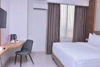 CHERRY HOTEL MANADO - Bergblick