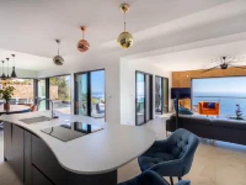 Deluxe Villa  view of the Or Islands-California Hotels in Carqueiranne