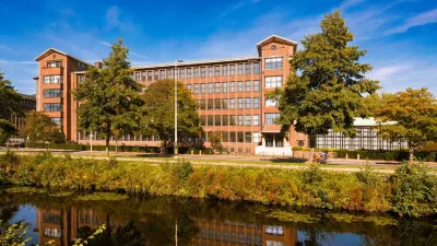 De Plesman Hotel The Hague Отели рядом с достопримечательностью «Бинненхоф»