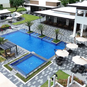 The Tropics at MacArthur Park