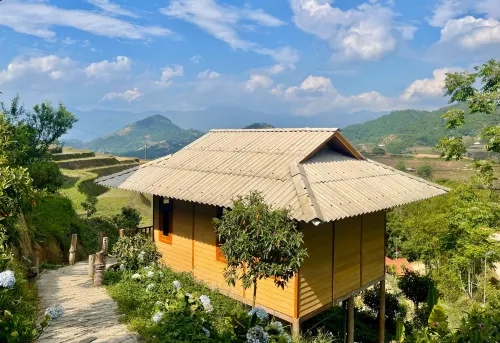 Bong Benh Retreat Hotels in Ban Luoc