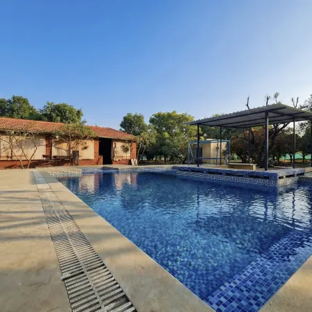 Radsum- Luxury Farmhouse & Resort