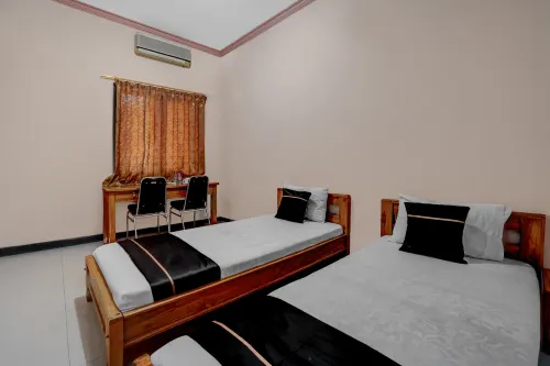 OYO 94899 Homestay Syariah Near UPN
