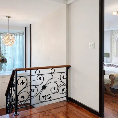 Private villa Central Bangkok, Skytrain, 3 Malls, 5 Bedrooms, Garden BBQ Hotels near Funarium