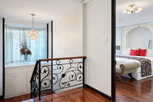 Private villa Central Bangkok, Skytrain, 3 Malls, 5 Bedrooms, Garden BBQ - Villaer
