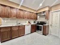Upgraded Ensuite Rooms 7-min to Subway Near Downsview Rogers Stadium Hotels near Downsview Metro Station