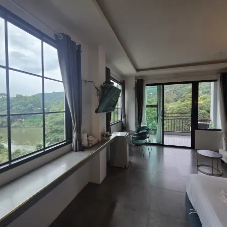 Kiree River Hotel