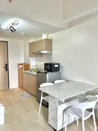 BE Residences Luxury Studio Apartment near IT Park