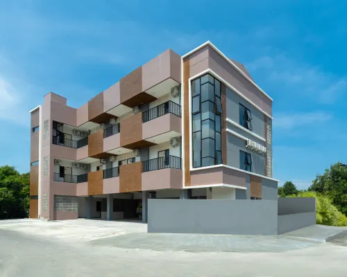 GRAND VALORA SILIWANGI Hotels in West Semarang