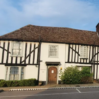 The Red Lion Whittlesford Hotels near The Ring