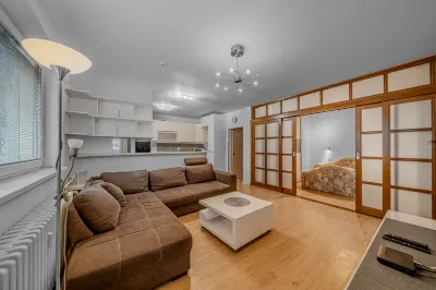 HUGE APARTMENT next to the train station, close to city center