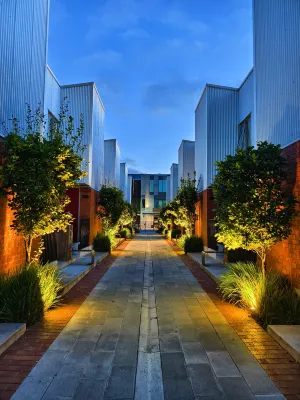CBD 2 Bed 2 Bath Parkside Retreat With Parking - JJHome