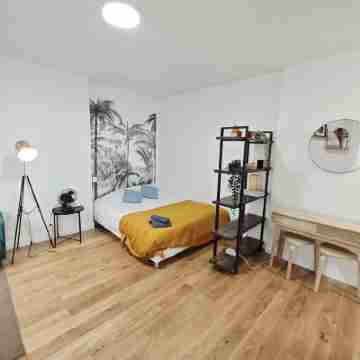 Seine 2-Min & Notre Dame • Cozy Studio Rooms