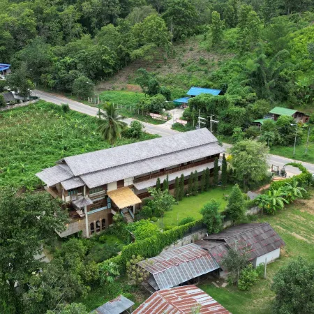 Sang Poy Cottage