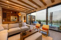 3 BR. House with Private Heated Pool near Rosewood のホテル