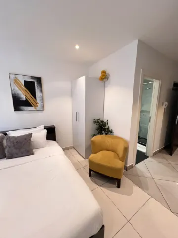 Peravi Suites at Embassy Gardens