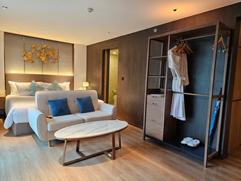 รูปภาพของสตูดิโอพร้อมห้องครัวใน  .ระเบียงขนาดใหญ่หาดราไวย์.